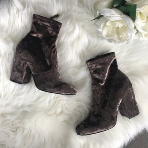 Steve Madden Gaze Velvet Booties Mushroom